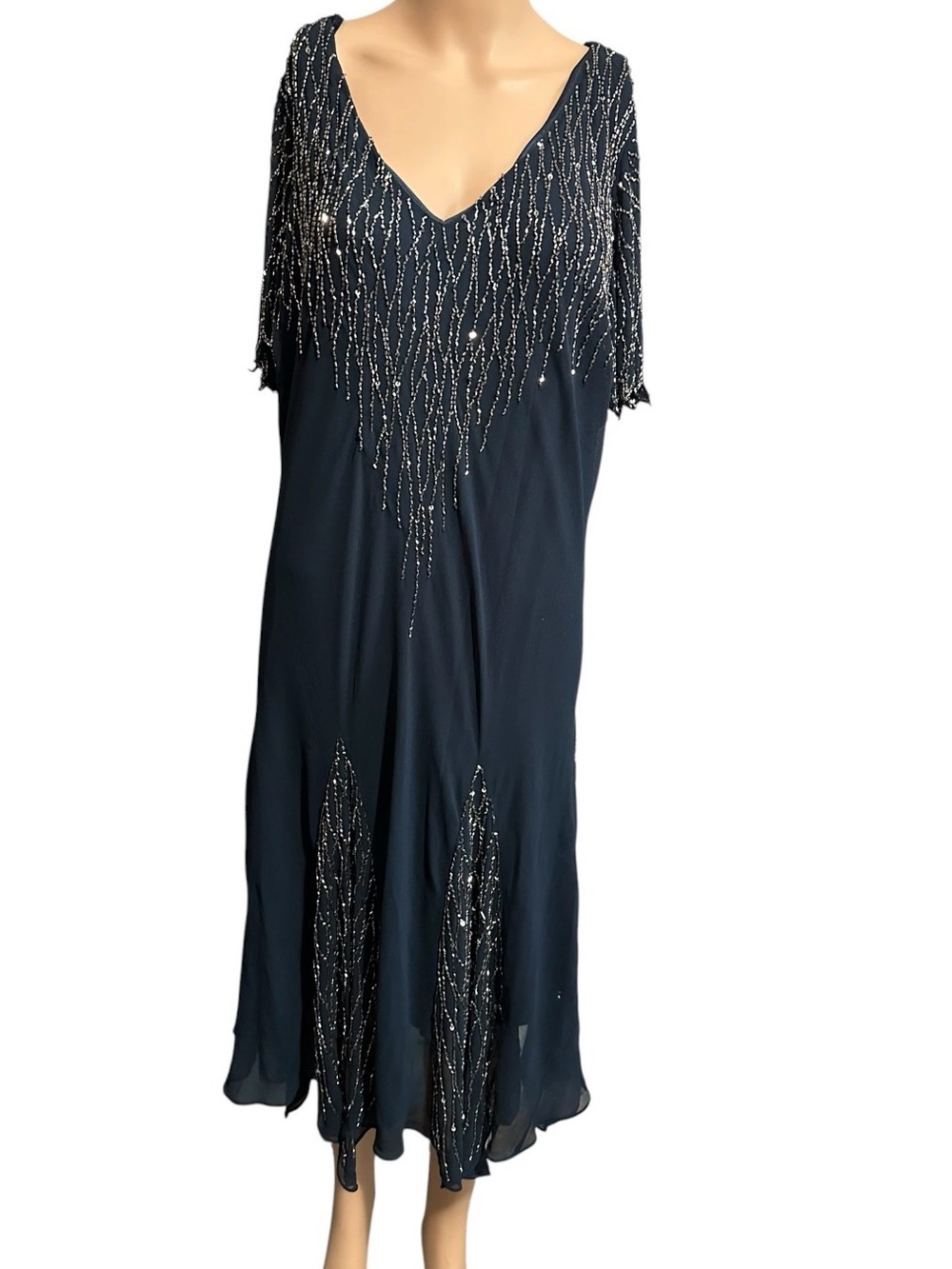JKARA Navy Beaded V-Back Evening handkerchief hem Dress size 22W NWT